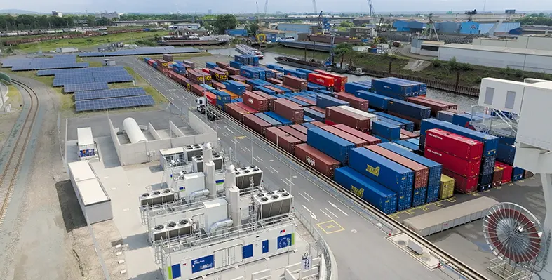 Rolls-Royce powers Duisburg Terminal with world’s first 100% hydrogen CHP energy system. (Image source: mtu solutions) Duisburg_terminal_with_energy_system